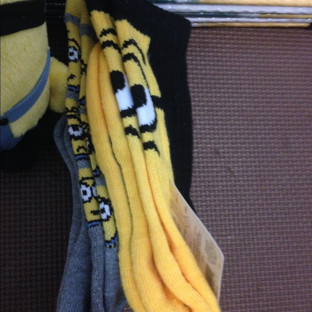 Minion despicable me socks NWT yellow cartoon new